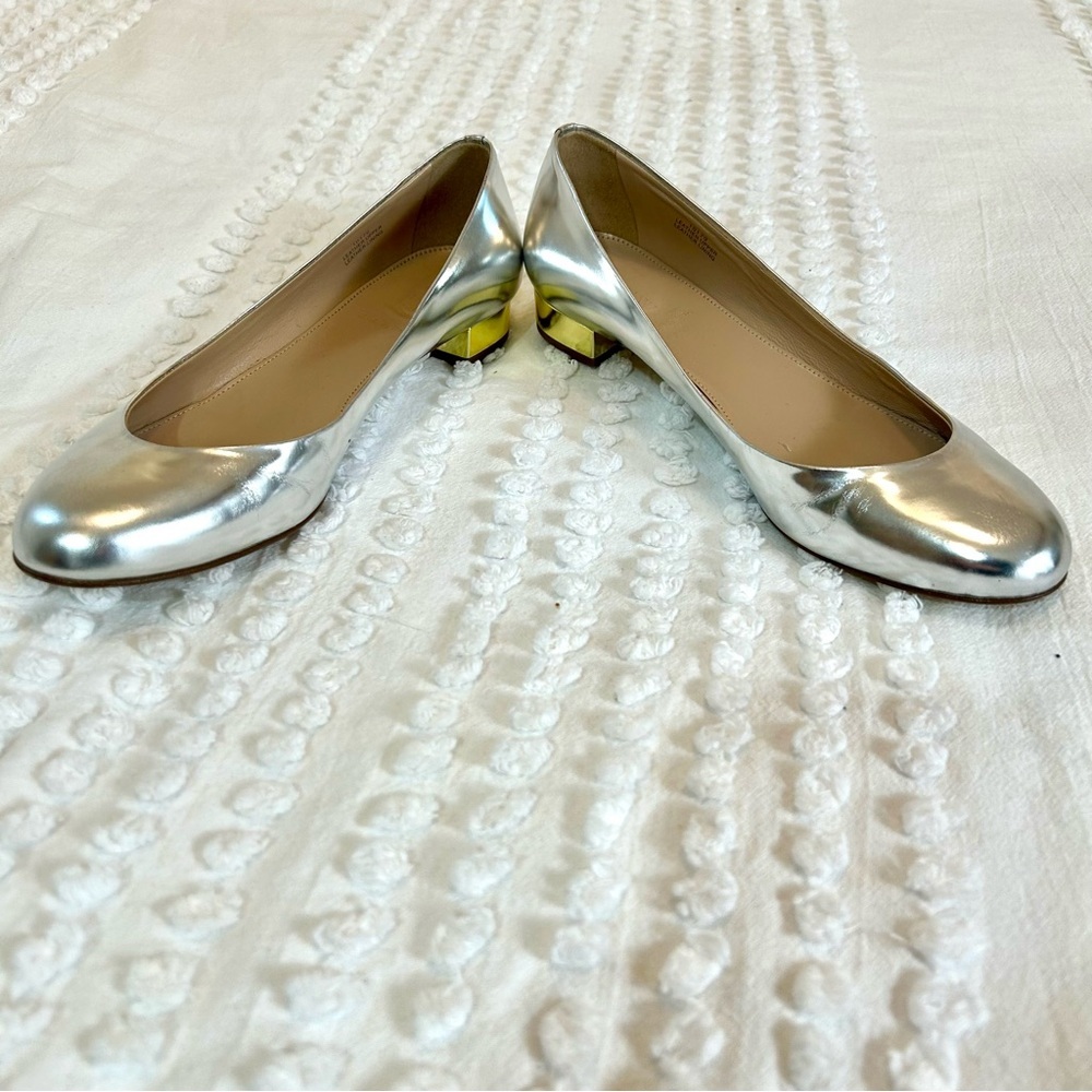 J Crew Women’s Silver Flats with Gold Accent Heel 8 1/2